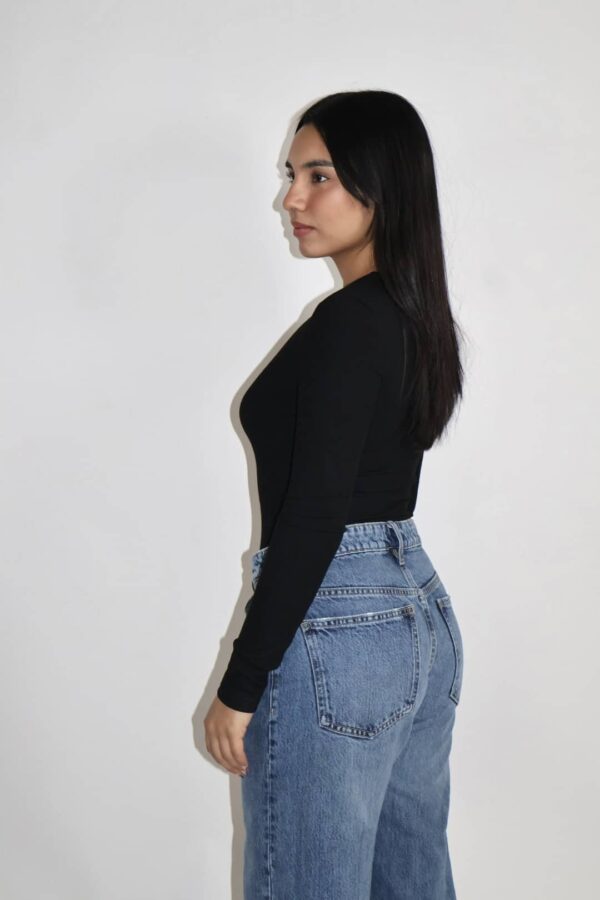 body camila negro