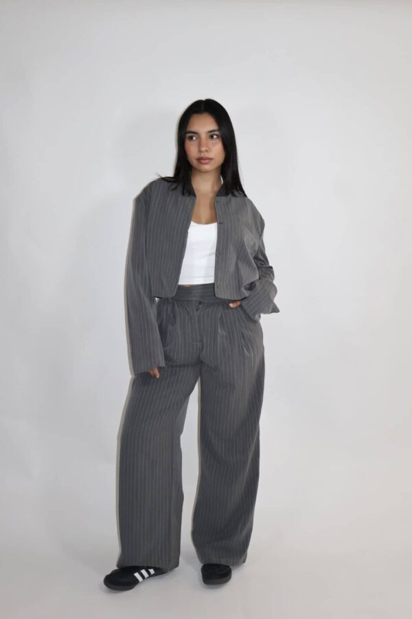 new york pantalón suelto gris